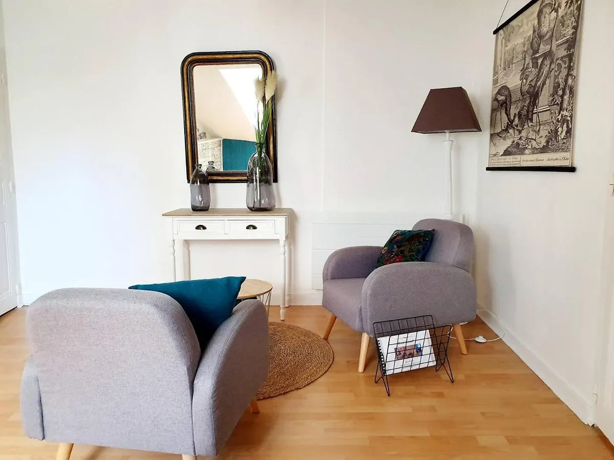 公寓 Chic Studio Sous Les Toits Du Centre Historique 瓦讷 法国