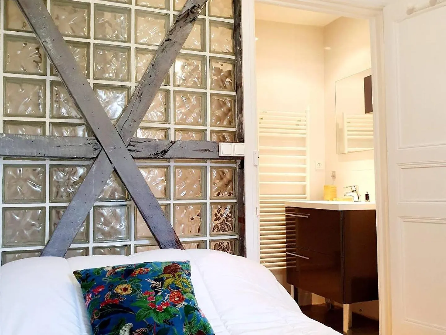 Chic Studio Sous Les Toits Du Centre Historique 瓦讷 0*,
